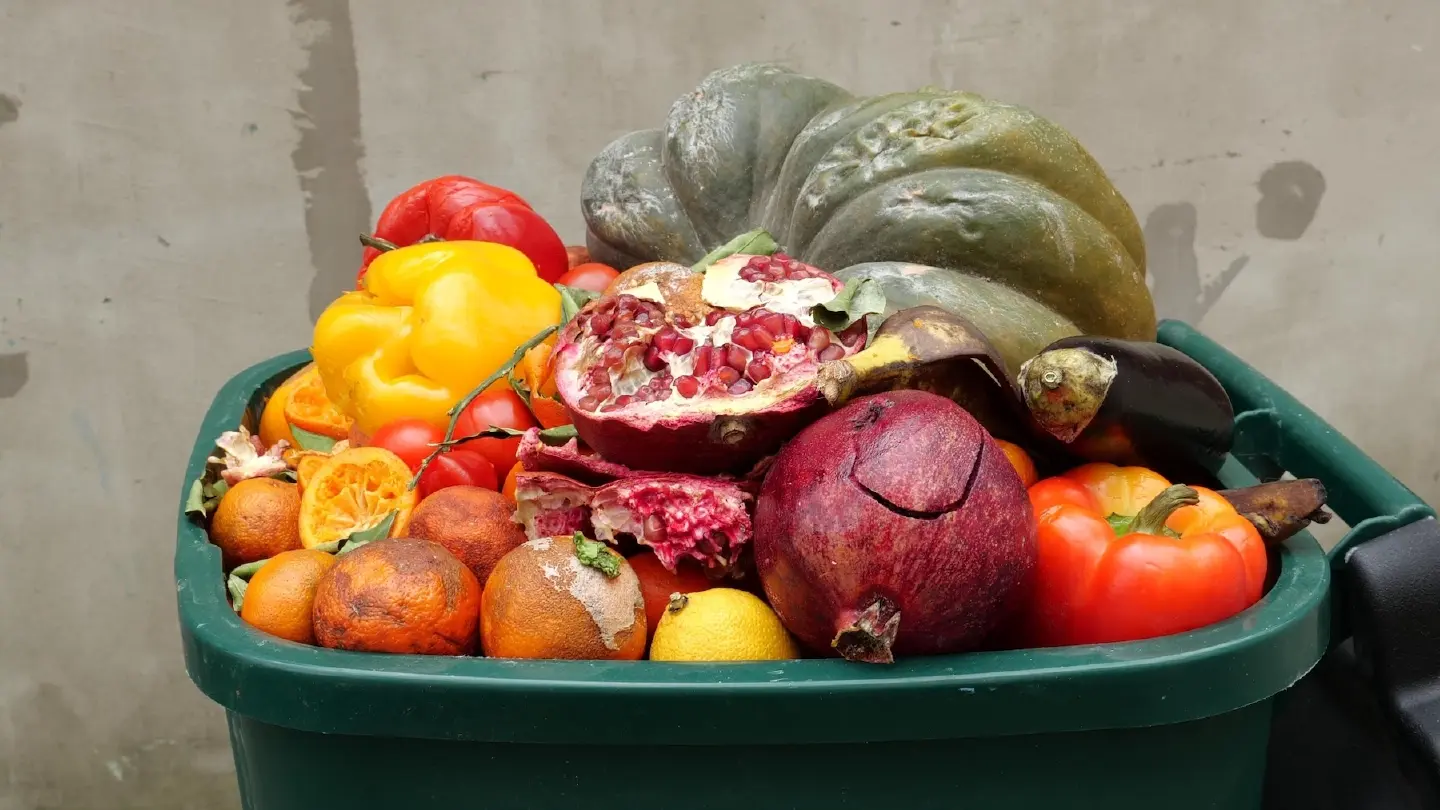 Leveraging retail automation to reduce food waste in Thailand Leveraging retail automation to reduce food waste in Thailand