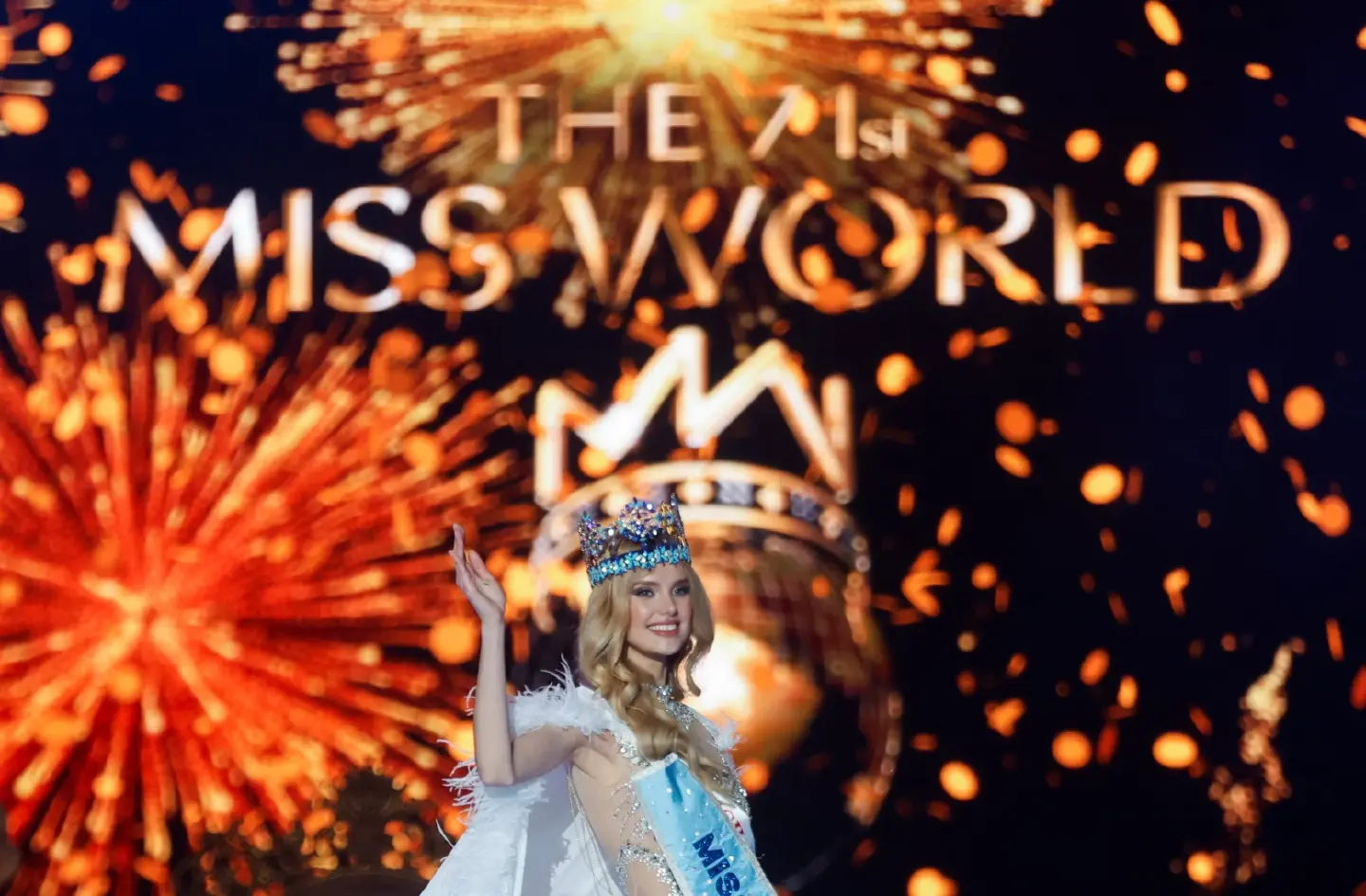 Czech Republic’s Krystyna Pyszková is crowned Miss World in India Czech Republic’s Krystyna Pyszková is crowned Miss World in India