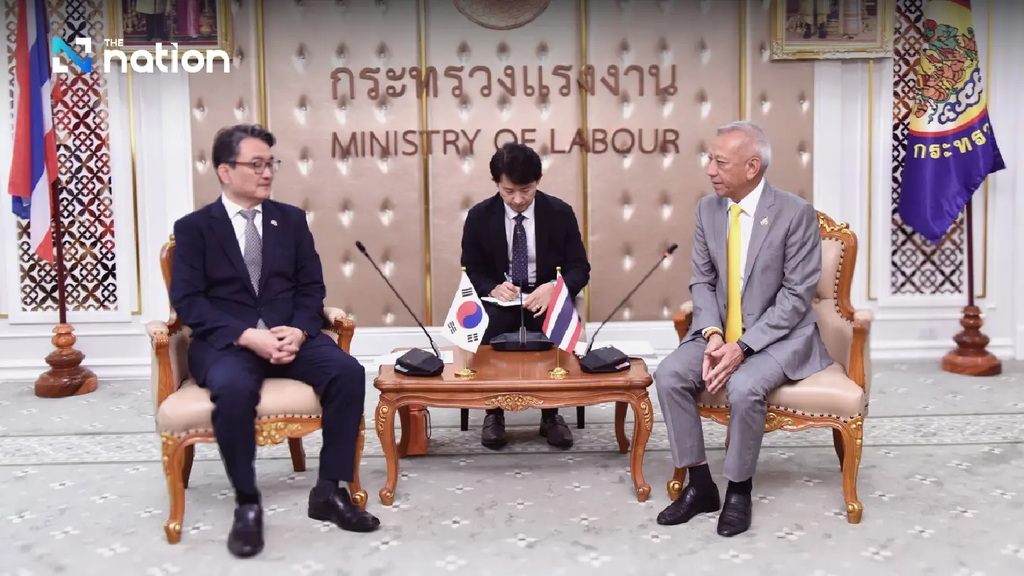 Pipat eyes jobs for Thais in new South Korean industries in meeting with new envoy