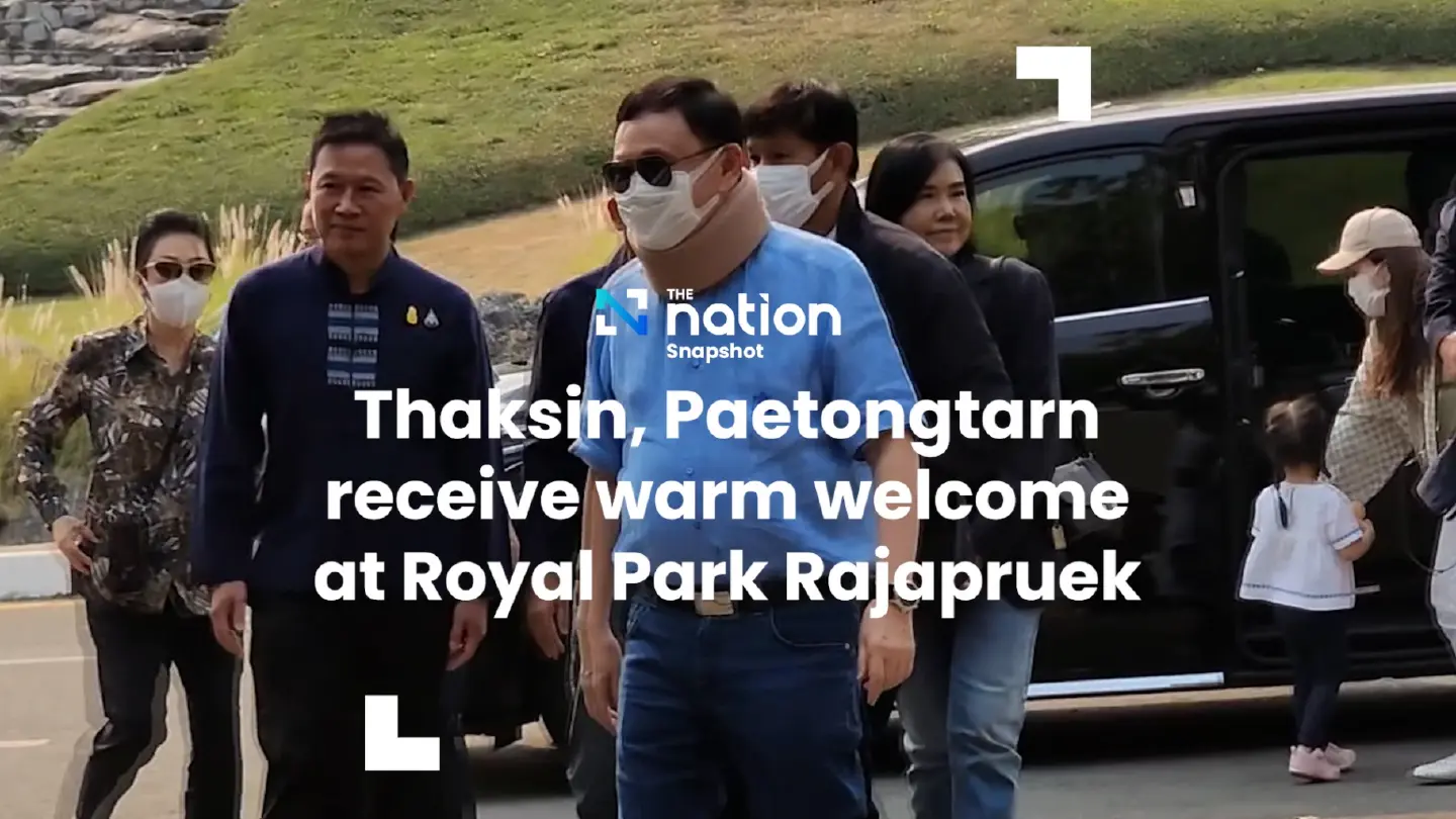Thaksin, Paetongtarn receive warm welcome at Royal Park Rajapruek