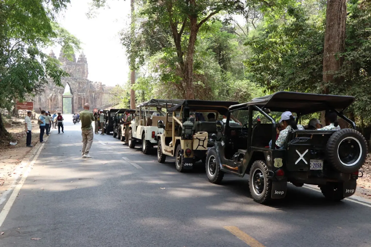 Classic military jeeps a hit at Siem Reap temples
