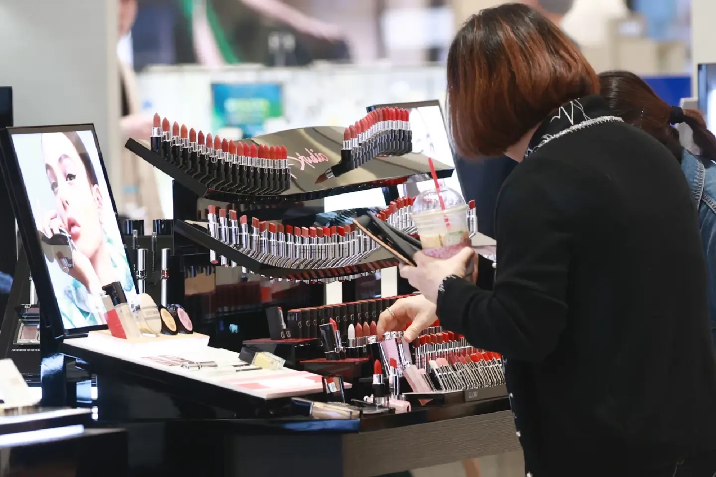 South Korea's beauty exports hit all-time high of $2.3b in Q1 South Korea's beauty exports hit all-time high of $2.3b in Q1