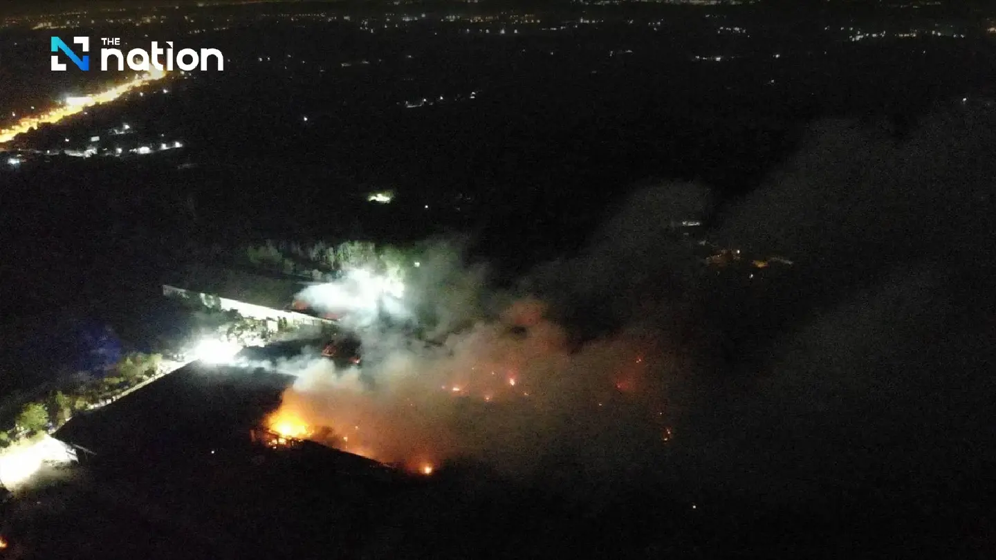 Chemical fires still burning at deserted Rayong plant as 67 locals treated Chemical fires still burning at deserted Rayong plant as 67 locals treated