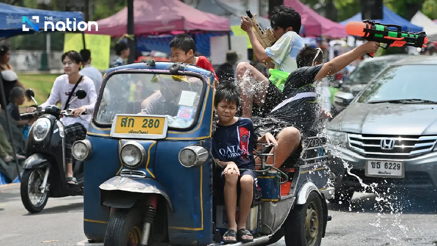Chiang Mai enjoys splashing fun amid 40°C heat