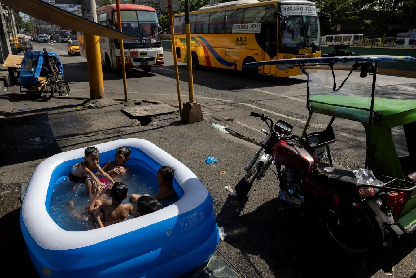 Heat wave in Southeast Asia closes schools, triggers health alerts Heat wave in Southeast Asia closes schools, triggers health alerts