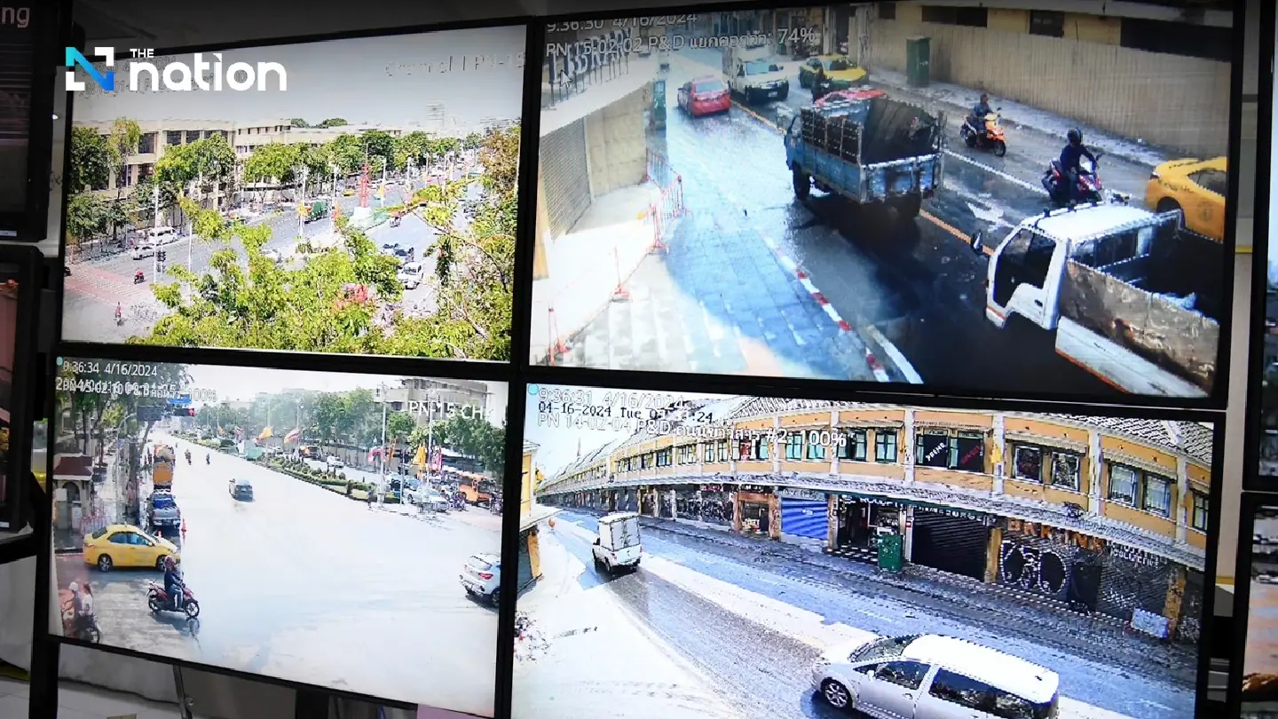 Major cleanup of Bangkok roads as water splashing activities end Monday midnight Major cleanup of Bangkok roads as water splashing activities end Monday midnight