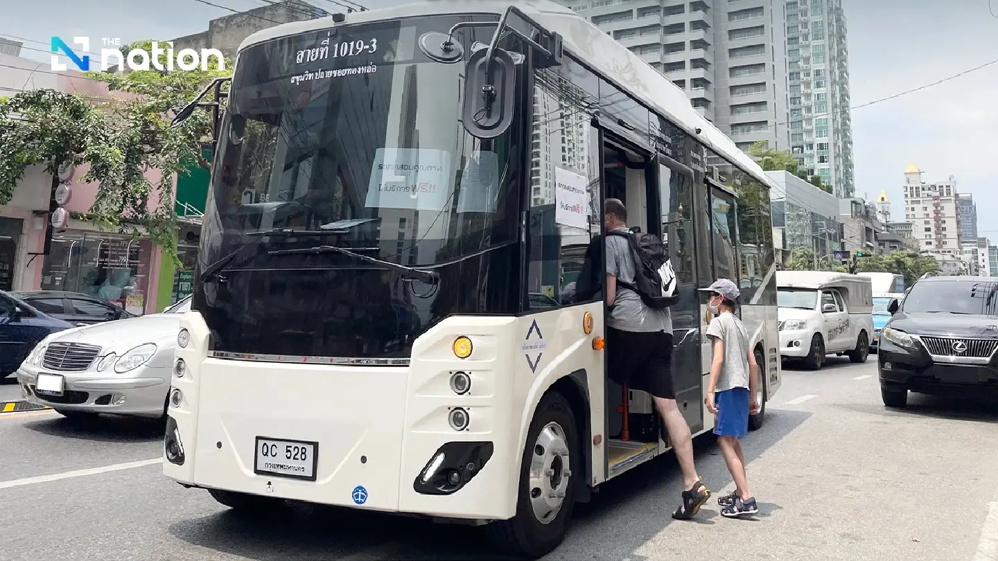 Electric bus undergoes trial run in Thong Lo area Electric bus undergoes trial run in Thong Lo area