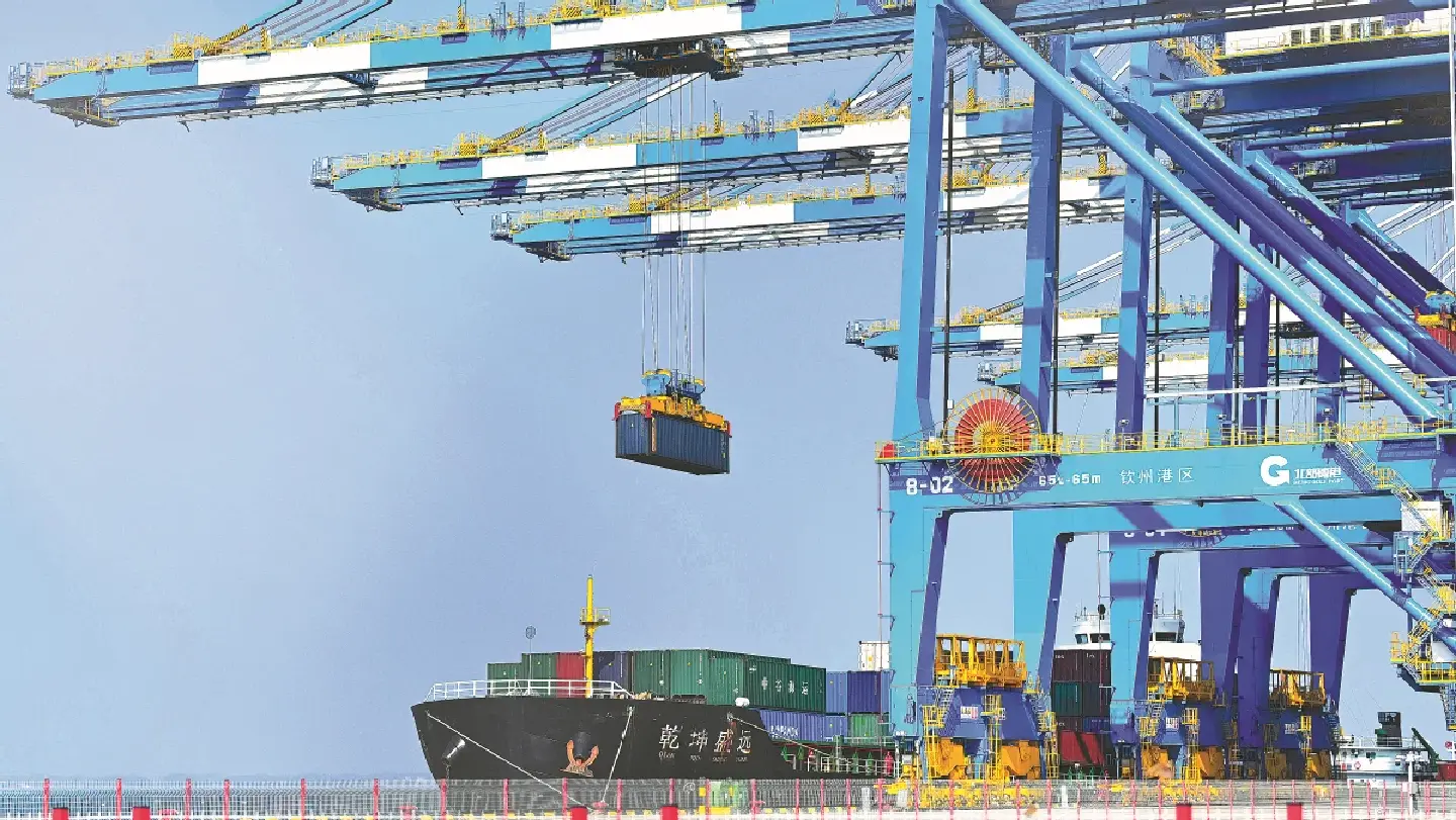 Land-sea corridor aiding trade between China, ASEAN