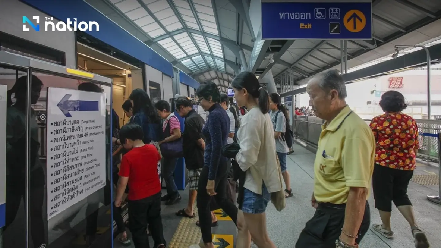 Passengers aged over 60 can ride free on four MRT lines during Songkran Passengers aged over 60 can ride free on four MRT lines during Songkran