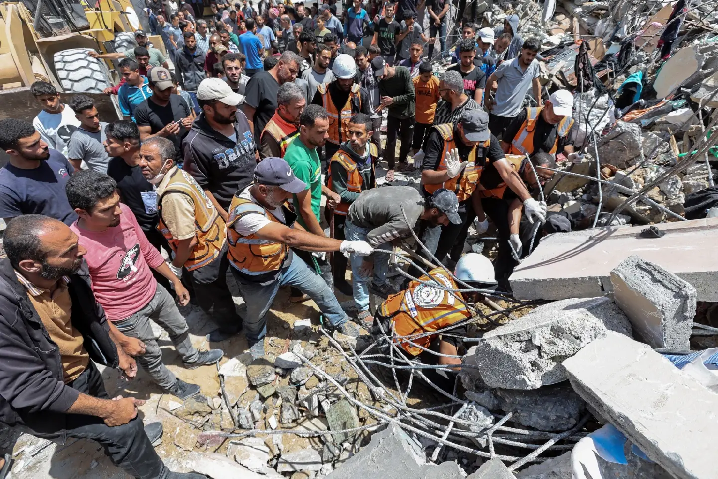Biden sending $1B more in weapons, ammo to Israel, congressional aides say Biden sending $1B more in weapons, ammo to Israel, congressional aides say