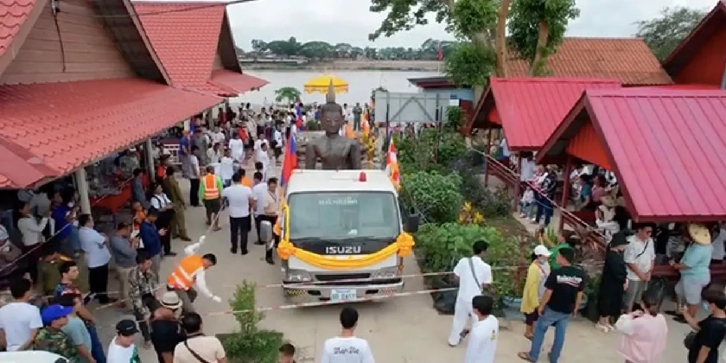 Crowds turn out to revere the largest Buddha statue found in Bokeo