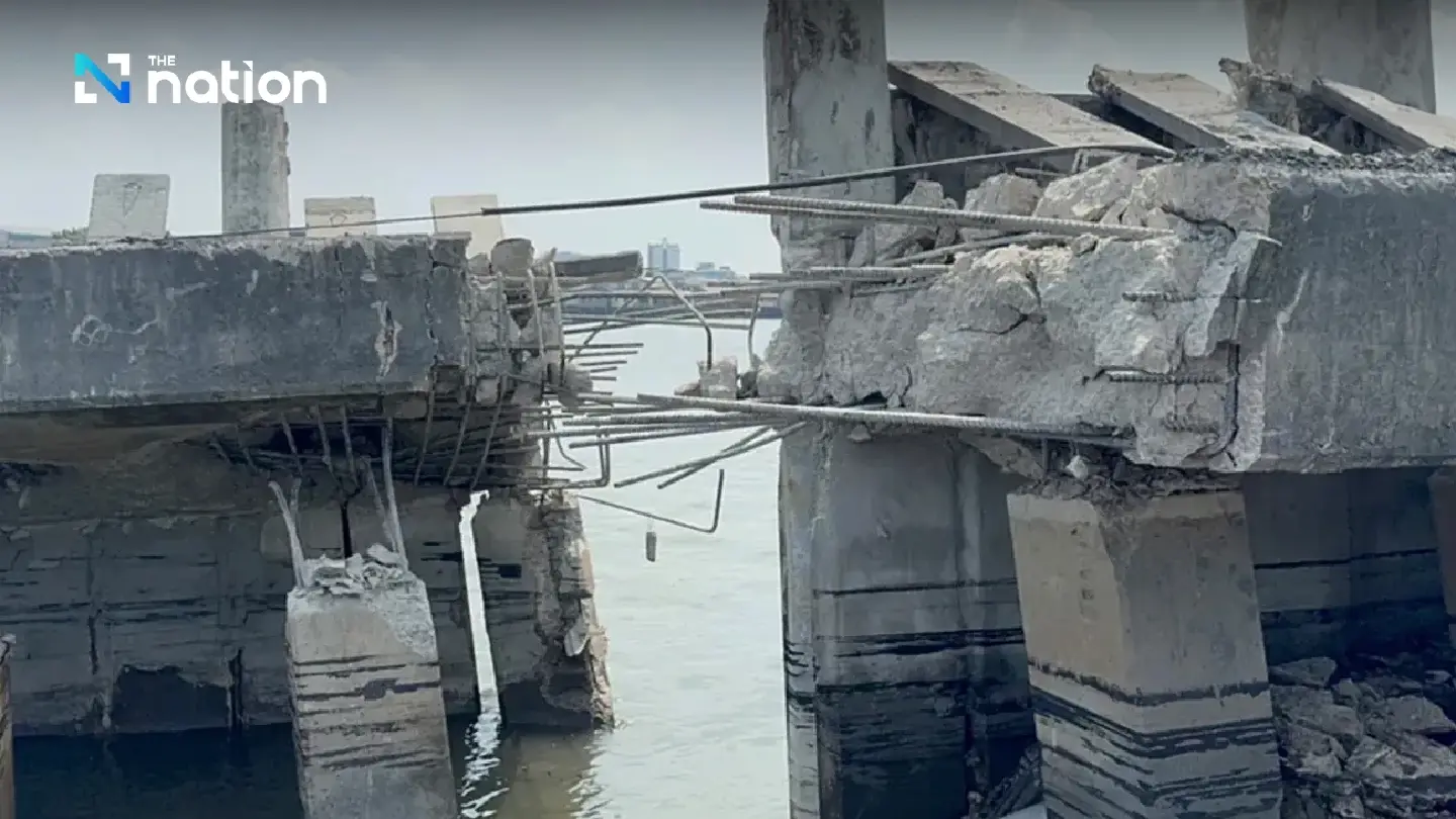 Levee along Chao Phraya River collapses over length of 70 metres