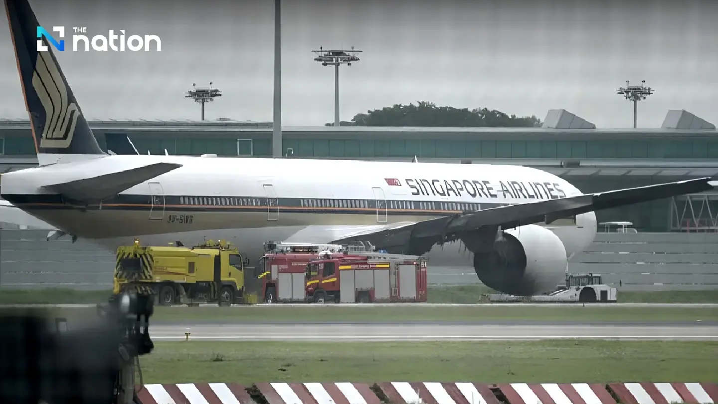 Singapore Airlines plane makes emergency landing at Suvarnabhumi Singapore Airlines plane makes emergency landing at Suvarnabhumi