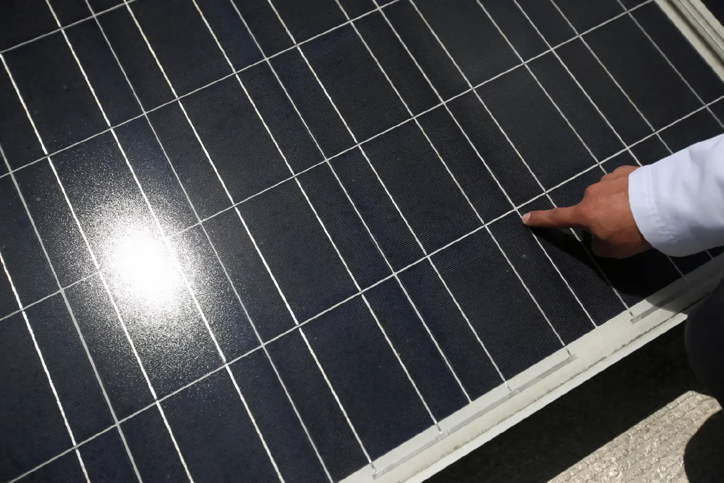 Indonesia, Singapore move forward with solar power export plan