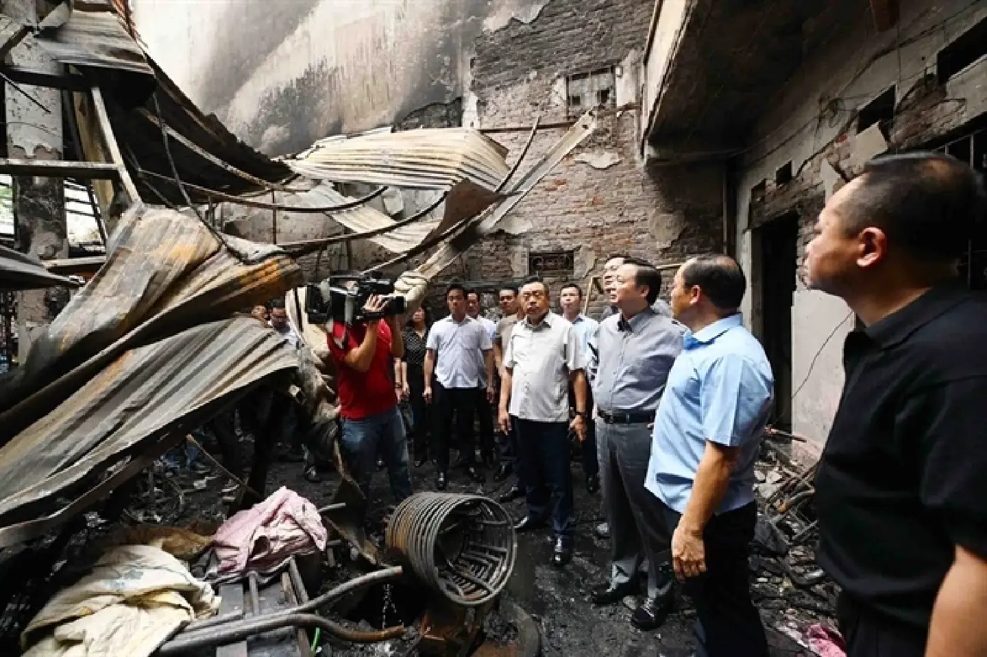 Vietnam PM orders probe into Hanoi fire that killed 14