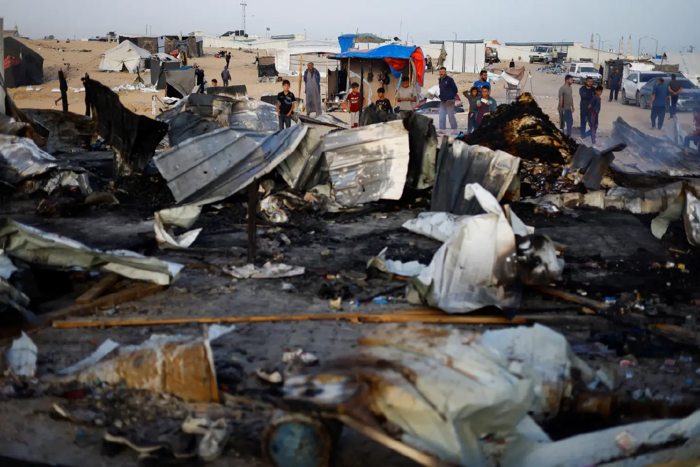 40 killed in Israeli bombing on camp in Gaza's Rafah