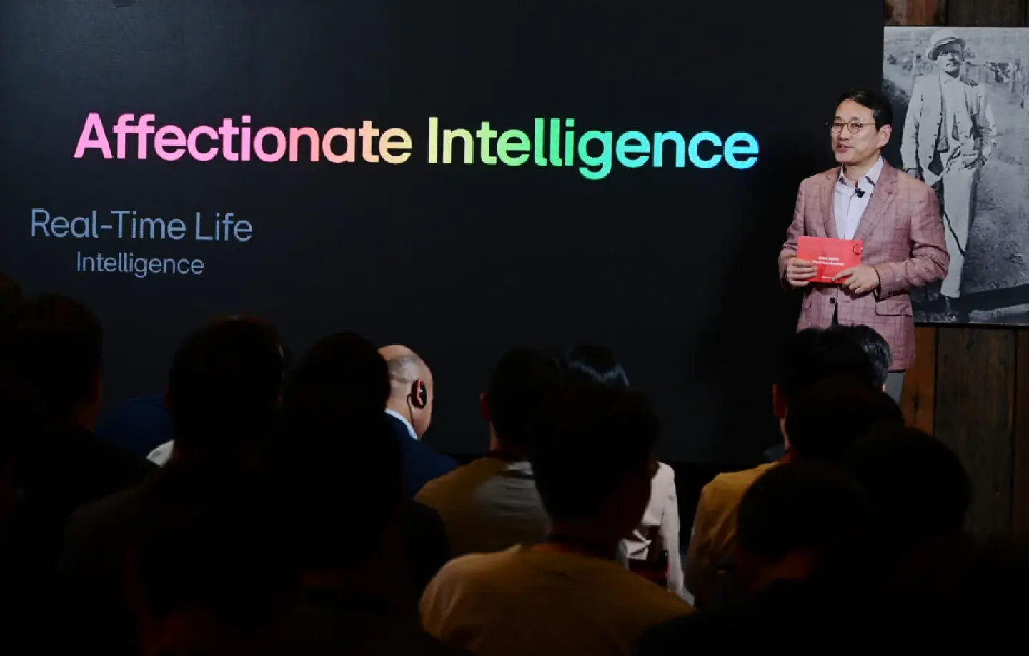LG Electronics CEO offers to pay $1m salary to top AI talents