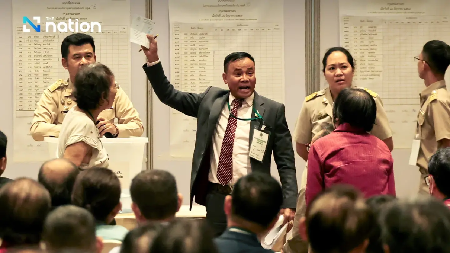 Four Senate candidates in Bangkok protest against alleged counting error Four Senate candidates in Bangkok protest against alleged counting error