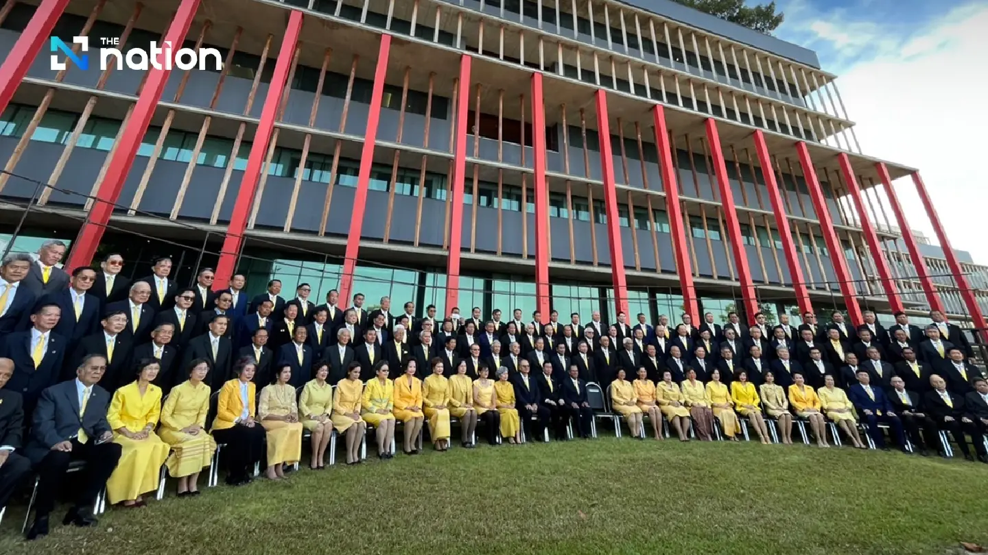 ‘Junta senators’ pose for one last group photo before saying goodbye ‘Junta senators’ pose for one last group photo before saying goodbye