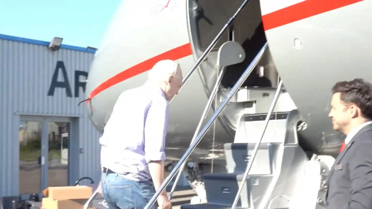 WikiLeaks founder Julian Assange stops in Bangkok en route to US court and freedom