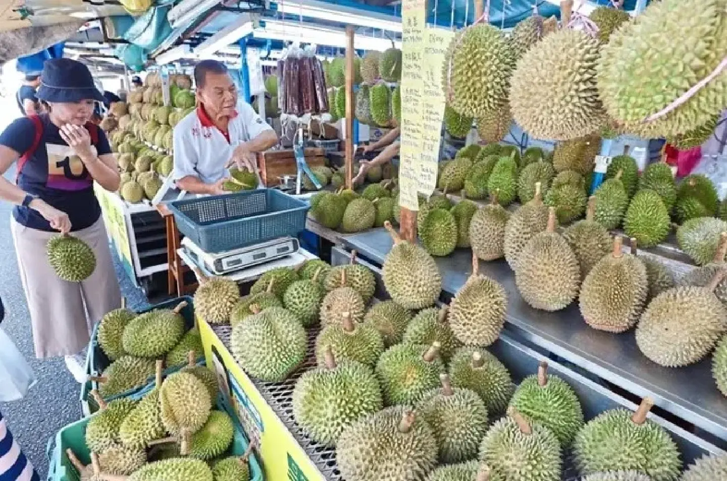 Shipment of fresh Malaysian durian to China encounters setback