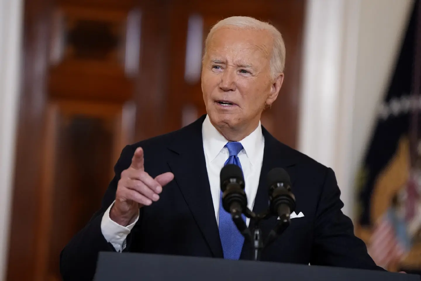 At Camp David, Biden’s family urges him to stay in the race and keep fighting At Camp David, Biden’s family urges him to stay in the race and keep fighting