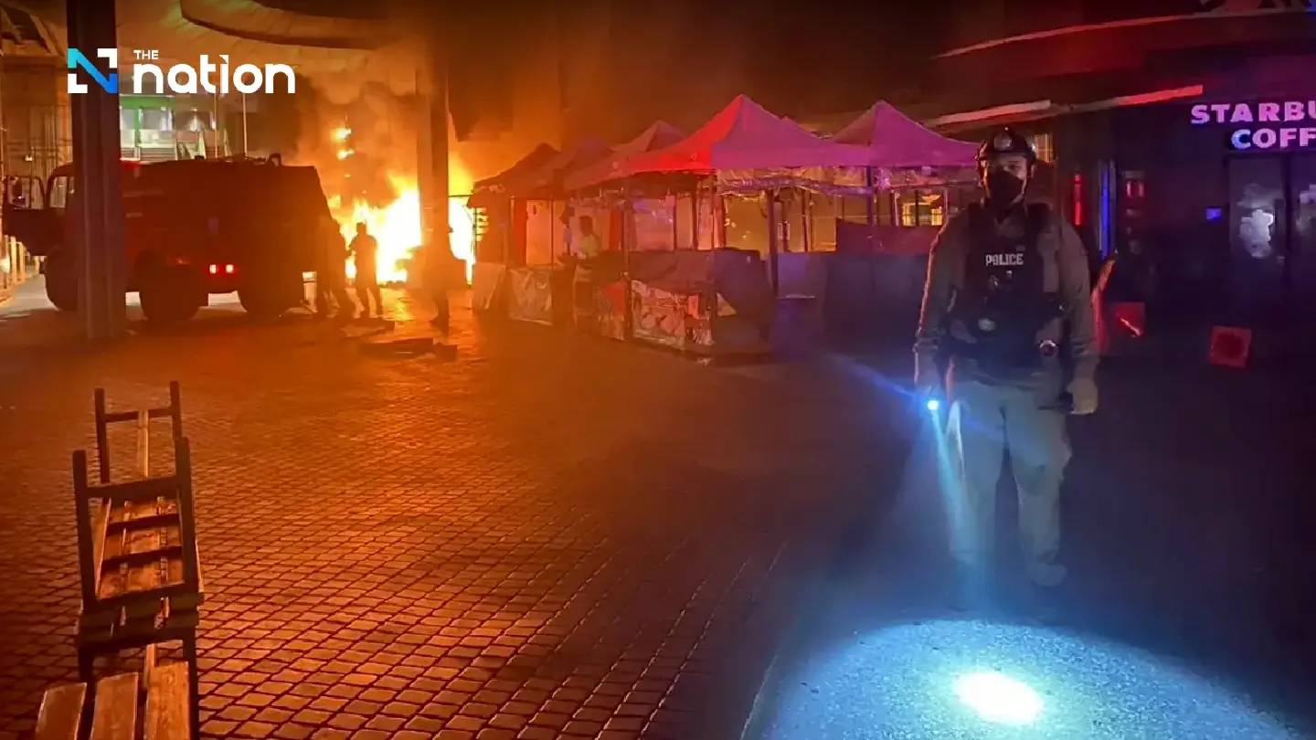 30 shops damaged in fire near Ramkhamhaeng Airport Link station