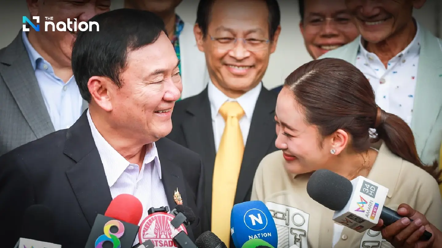 Thaksin rules out taking political position, says will only advise daughter Thaksin rules out taking political position, says will only advise daughter