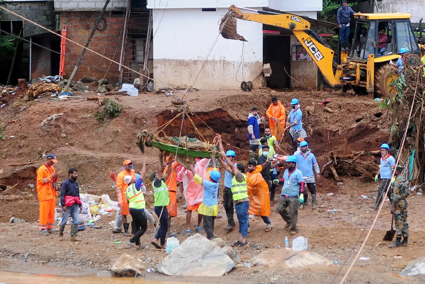 Rescuers Search Mud, Debris as Landslide Deaths Rise to 151 in Southern India