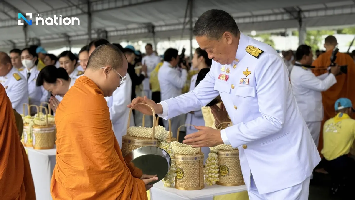 Srettha presides over Buddhist chanting ceremony on King’s 72nd birthday Srettha presides over Buddhist chanting ceremony on King’s 72nd birthday