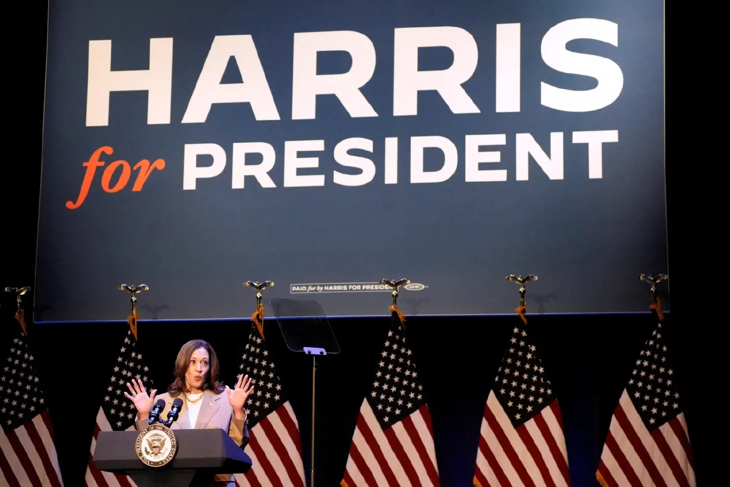 Harris raised $200M and signed up 170,000 volunteers in first campaign week Harris raised $200M and signed up 170,000 volunteers in first campaign week
