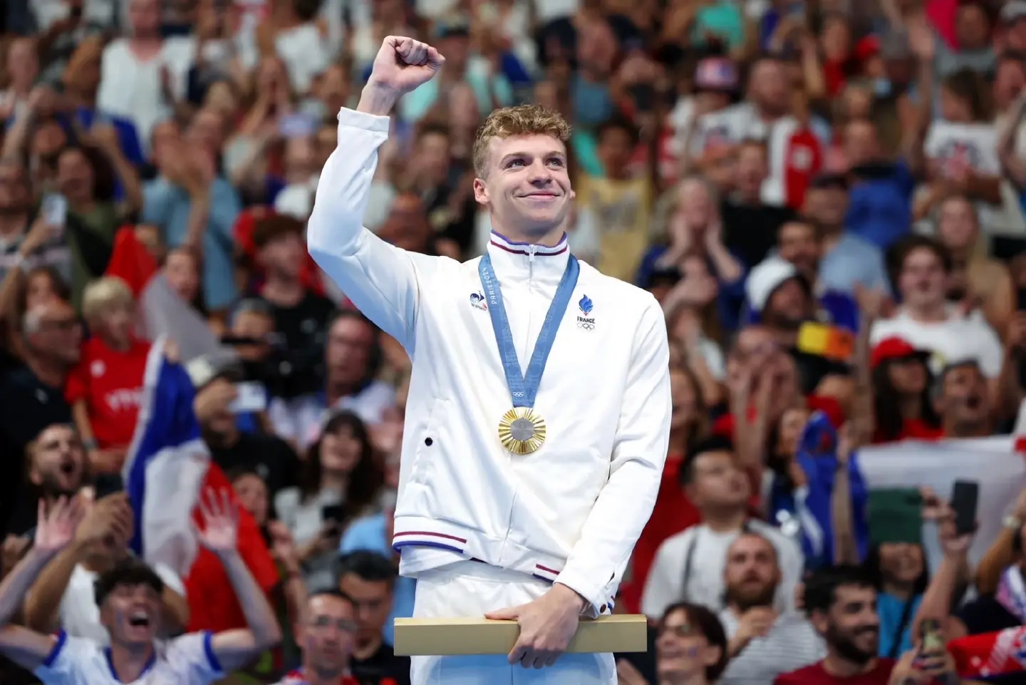 Léon Marchand shatters Olympic record, Wins gold for France