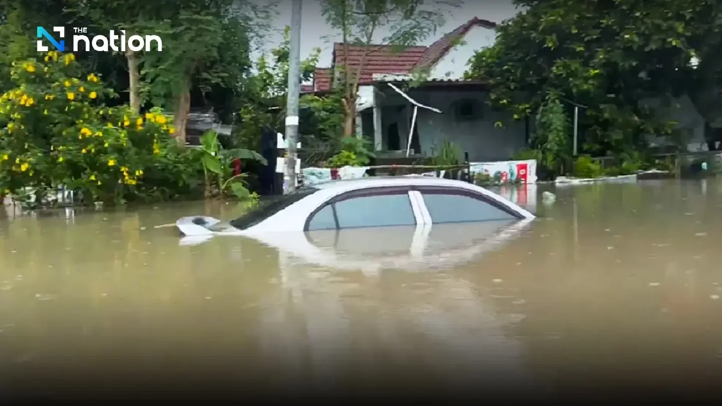 Few hours of heavy rain inundates seaside town of Pattaya