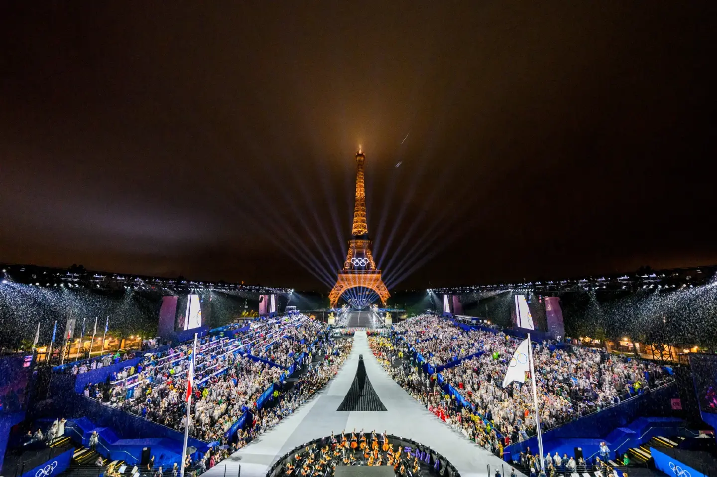 Paris dazzles with a rainy Olympics opening ceremony on the Seine River