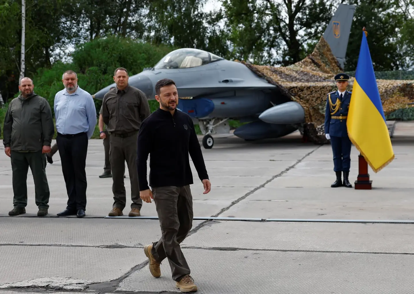 Zelenskiy unveils Ukraine's F-16s