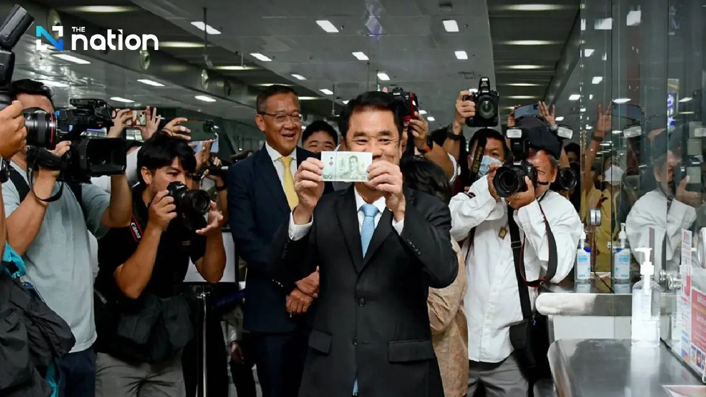 Suriya plans to expand 20-baht flat fare as commuter numbers soar