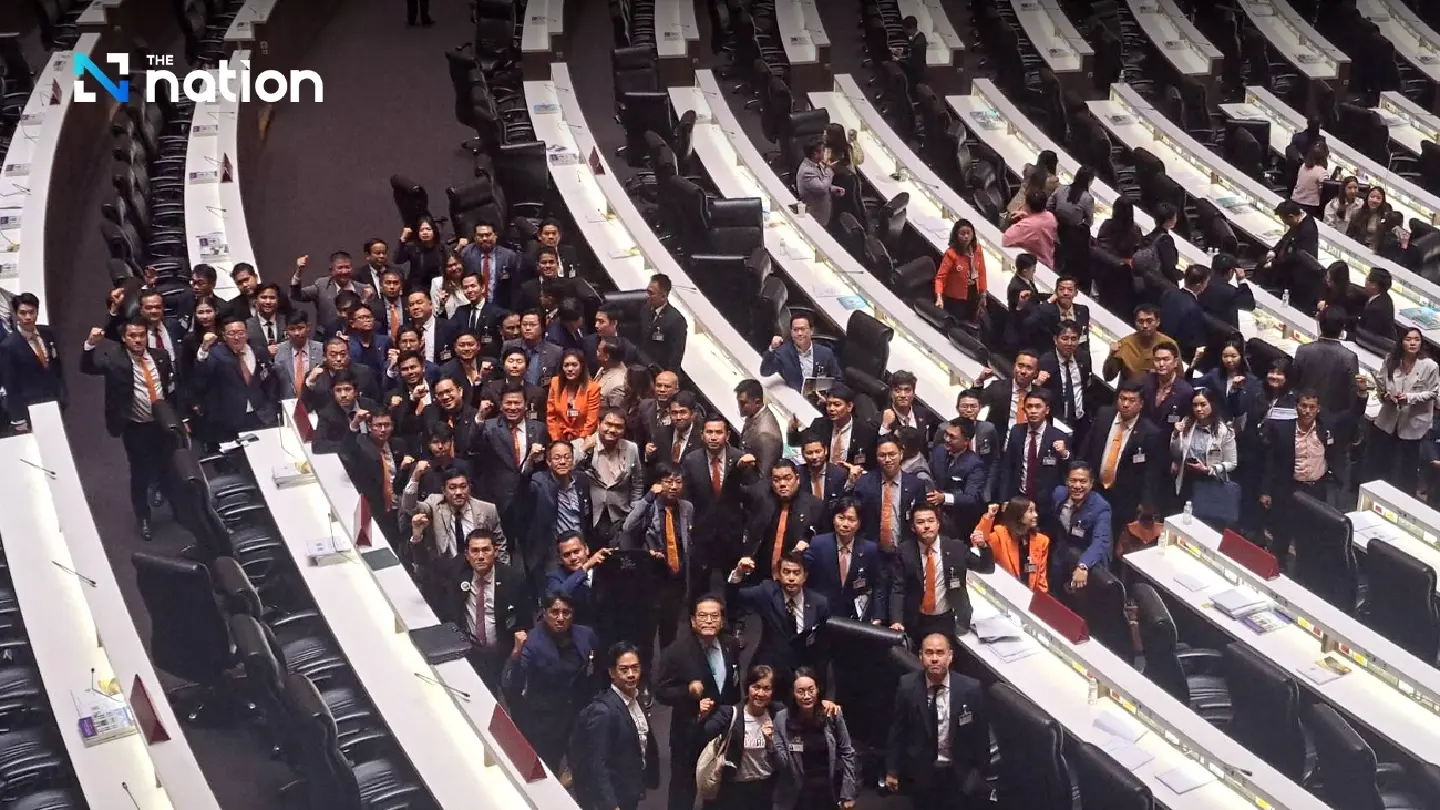 Chaithawat, 4 other Move Forward MPs bow to dissolution verdict