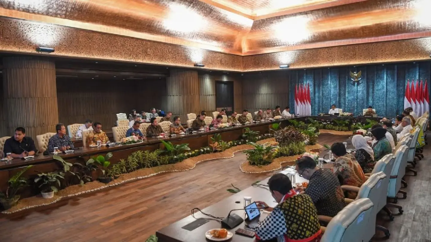 President Jokowi removes PDI-P ministers in reshuffle two months before exit President Jokowi removes PDI-P ministers in reshuffle two months before exit