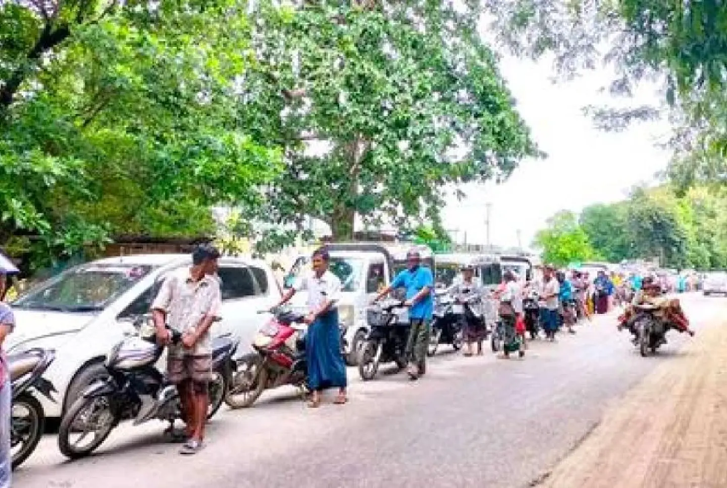Residents report fuel prices nearly doubling at some Mandalay fuel stations Residents report fuel prices nearly doubling at some Mandalay fuel stations