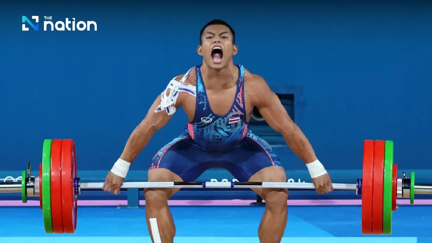 Weeraphon breaks own junior world record in silver-winning effort