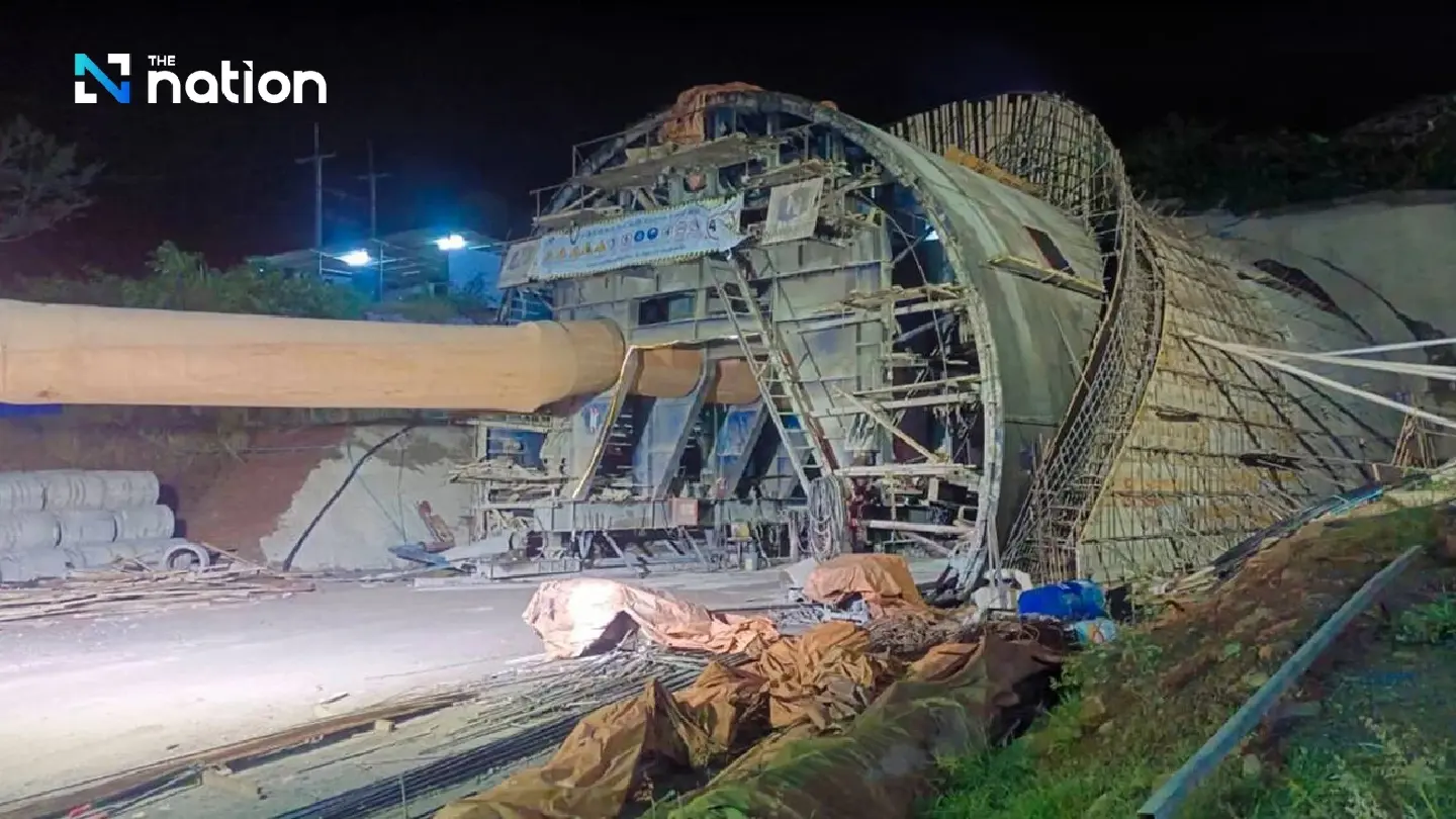 Trapped workers in tunnel still alive, rescuers say
