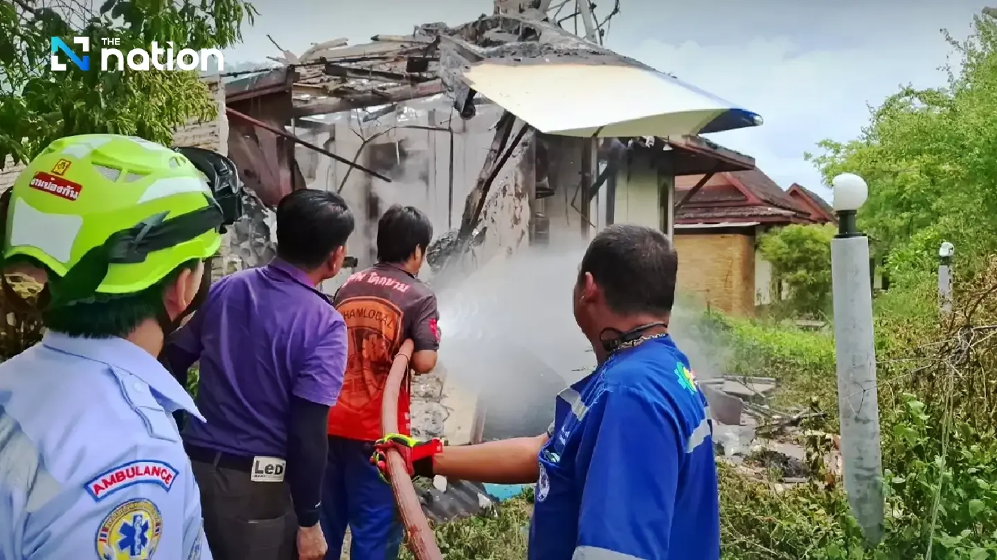 Pilot of small plane killed in crash in Samut Sakhon Pilot of small plane killed in crash in Samut Sakhon
