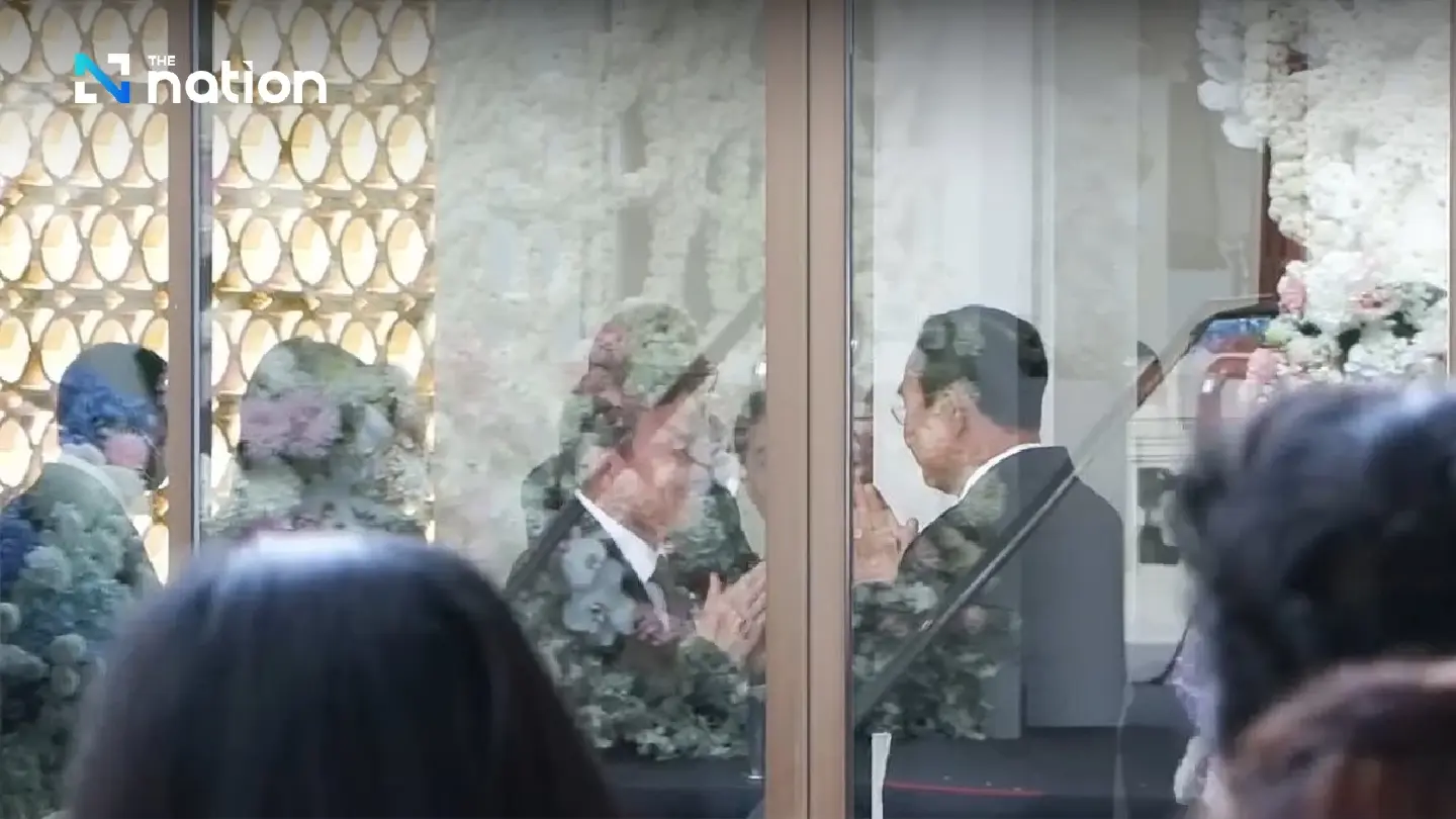 Ex-PMs Thaksin, Prayut meet at funeral of Srettha’s late mother Ex-PMs Thaksin, Prayut meet at funeral of Srettha’s late mother