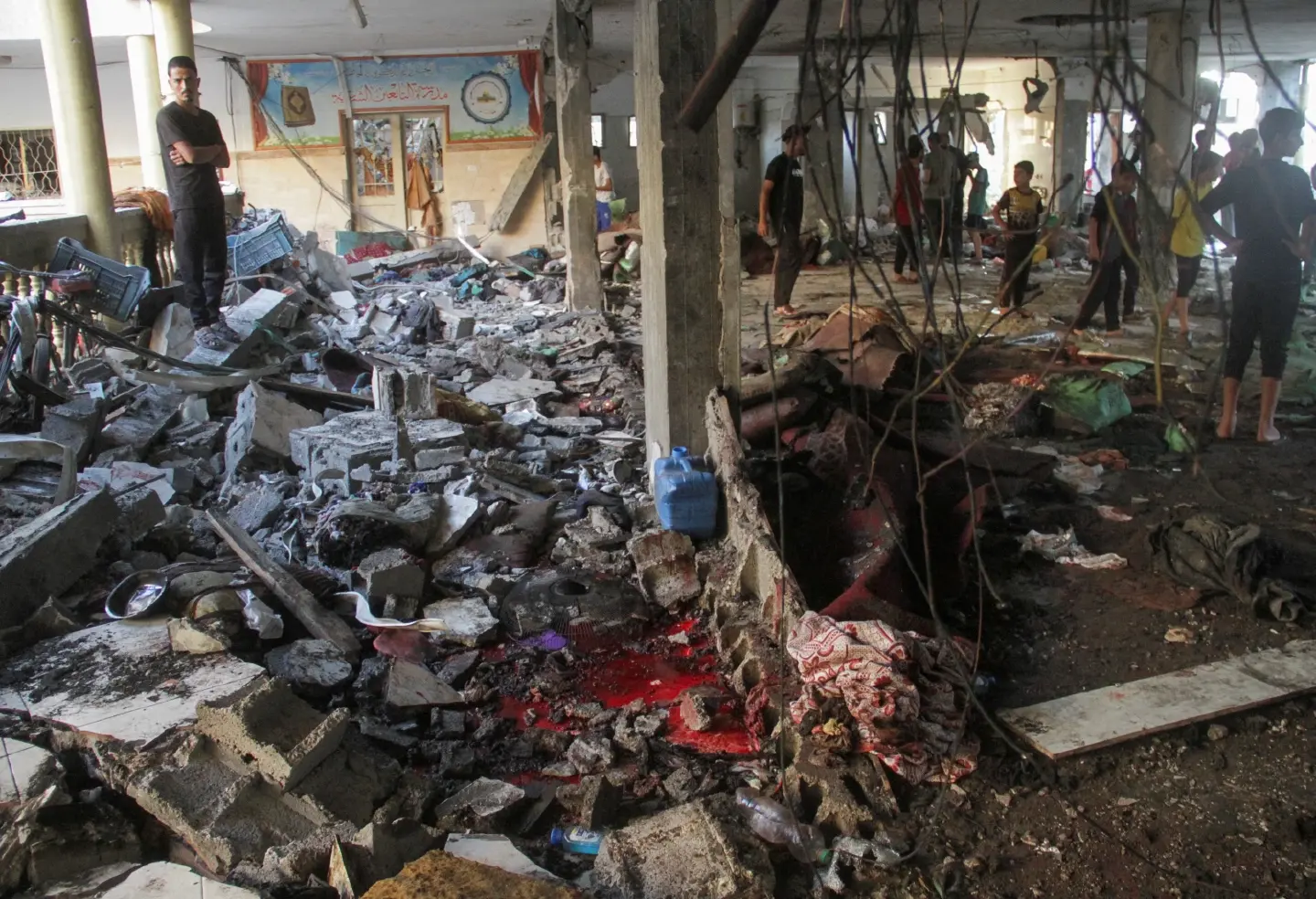 Israeli airstrike on Gaza school shelter kills at least 80, officials say Israeli airstrike on Gaza school shelter kills at least 80, officials say