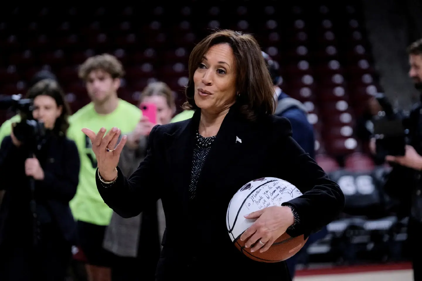 After smooth campaign start, Kamala Harris faces a crucial week ahead After smooth campaign start, Kamala Harris faces a crucial week ahead