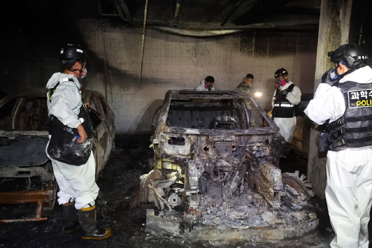 Korea mulls more sprinklers underground in wake of EV fire Korea mulls more sprinklers underground in wake of EV fire