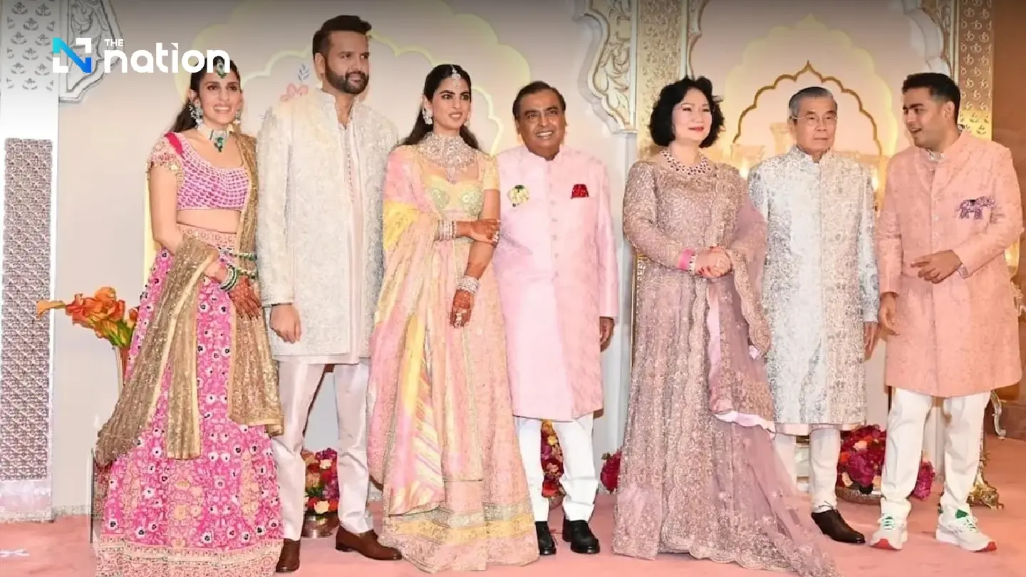 From Thai Billionaires to Bollywood Stars: Saris Unite Guests at Ambani Wedding From Thai Billionaires to Bollywood Stars: Saris Unite Guests at Ambani Wedding
