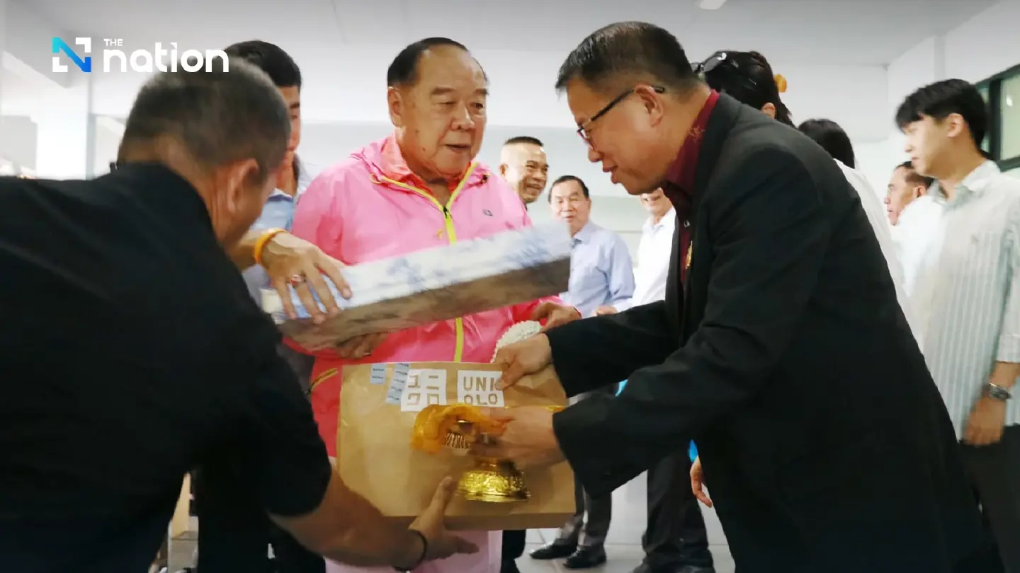 Numerous dignitaries greet Prawit on his 80th birthday Numerous dignitaries greet Prawit on his 80th birthday