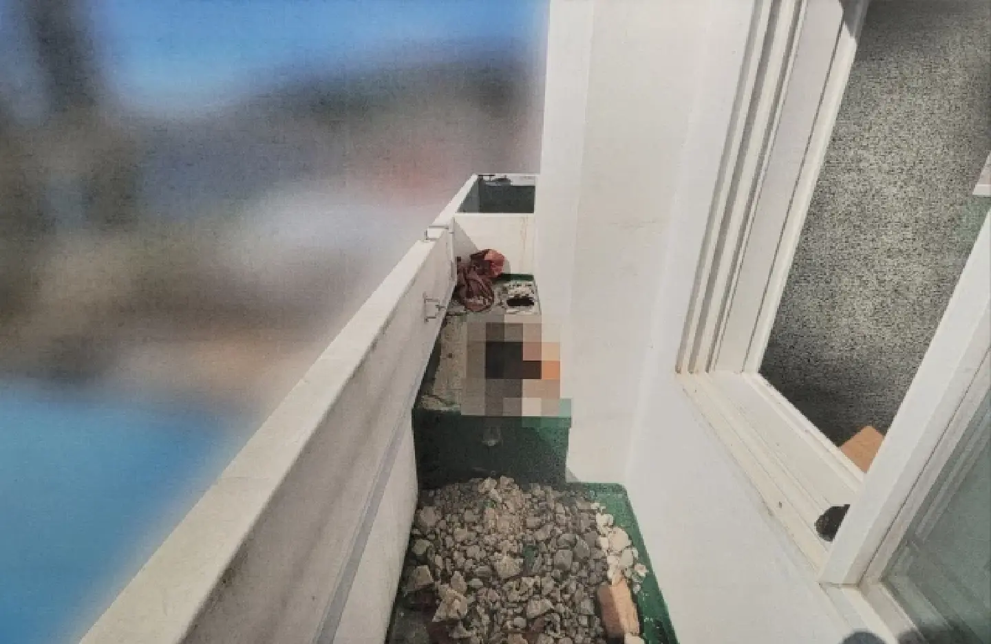 Korean Man arrested 16 years after murdering girlfriend , hiding body in cement Korean Man arrested 16 years after murdering girlfriend , hiding body in cement