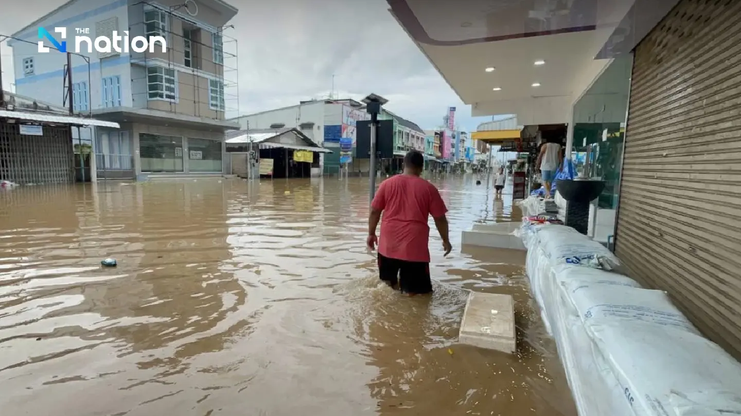 Overflowing Mekong, relentless rains inundate Nong Khai’s business district